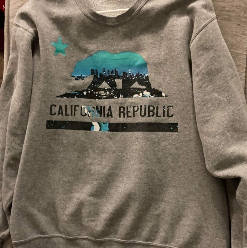 California republic sweater